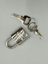 Load image into Gallery viewer, Louis Vuitton Silver lock and key set