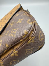 Load image into Gallery viewer, Louis Vuitton Reverse Pochette Metis Monogram with strap