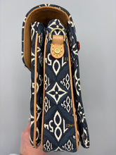 Load image into Gallery viewer, Louis Vuitton 1854 Blue Pochette Metis with strap