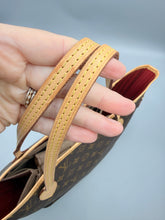 Load image into Gallery viewer, Louis Vuitton Neverfull MM monogram with red interior