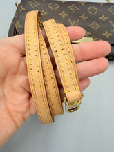 Load image into Gallery viewer, Louis Vuitton Favorite PM Monogram Crossbody with chain