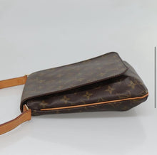 Load image into Gallery viewer, Louis Vuitton Musette Salsa shoulder bag