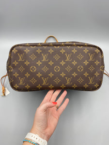 Louis Vuitton Neverfull MM monogram with pouch