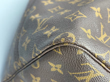Load image into Gallery viewer, Louis Vuitton Neverfull GM monogram with pink interior