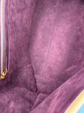 Load image into Gallery viewer, Louis Vuitton Carryall MM monogram with pouch