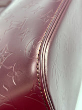Load image into Gallery viewer, Louis Vuitton Amarante Vernis Stockton shoulder bag