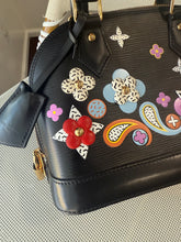 Load image into Gallery viewer, Louis Vuitton Blooming Alma BB limited edition black epi with strap