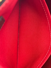 Load image into Gallery viewer, Louis Vuitton Besace South Bank ebene crossbody