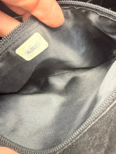 Load image into Gallery viewer, Chanel triple CC Caviar messenger bag