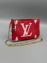 Load image into Gallery viewer, Louis Vuitton double Pochette rouge with strap