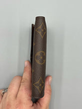 Load image into Gallery viewer, Louis Vuitton Victorine monogram wallet