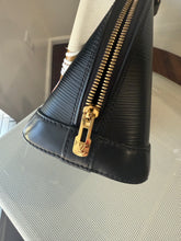 Load image into Gallery viewer, Louis Vuitton Blooming Alma BB limited edition black epi with strap