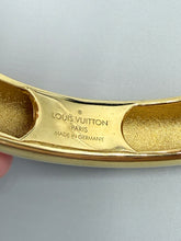 Load image into Gallery viewer, Louis Vuitton bangle gold - size small