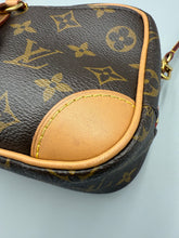 Load image into Gallery viewer, Louis Vuitton Mini Deauville monogram crossbody