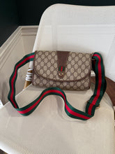 Load image into Gallery viewer, Gucci Vintage GG web clutch