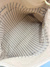 Load image into Gallery viewer, Louis Vuitton Artsy MM sand empreinte monogram