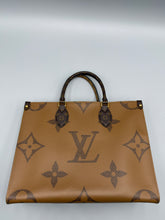 Load image into Gallery viewer, Louis Vuitton On The Go MM reverse monogram tote