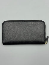 Load image into Gallery viewer, Gucci Black Interlocking Zippy long wallet