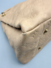 Load image into Gallery viewer, Louis Vuitton Artsy MM sand empreinte monogram