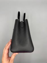 Load image into Gallery viewer, Louis Vuitton Marelle mm tote with strap