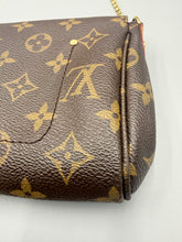 Load image into Gallery viewer, Louis Vuitton Favorite PM Monogram Crossbody with chain