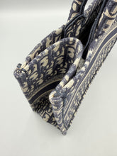 Load image into Gallery viewer, Christian Dior Medium Book tote Oblique