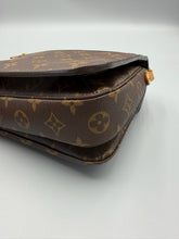 Load image into Gallery viewer, Louis Vuitton Pochette Metis monogram with strap