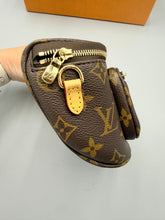 Load image into Gallery viewer, Louis Vuitton mini Bumbag monogram