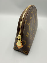 Load image into Gallery viewer, Louis Vuitton Cosmetic Pouch MM monogram