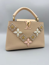 Load image into Gallery viewer, Louis Vuitton Beige Tarillon Mechanical Flowers Smile Capuccines BB with strap