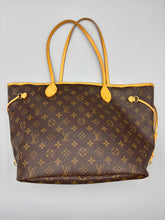 Load image into Gallery viewer, Louis Vuitton Neverfull MM monogram