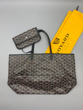 Load image into Gallery viewer, Goyard St. Louis PM black tote with pouch