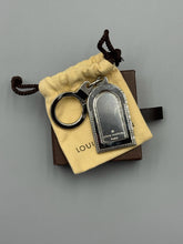 Load image into Gallery viewer, Louis Vuitton Luggage tag Silver key ring holder