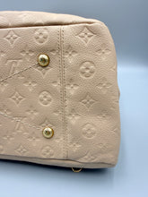 Load image into Gallery viewer, Louis Vuitton Artsy MM sand empreinte monogram