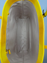 Load image into Gallery viewer, Burberry Calfskin Lizard Embossed Medium London Tote Marigold