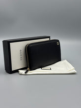 Load image into Gallery viewer, Gucci Black Interlocking Zippy long wallet