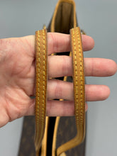 Load image into Gallery viewer, Louis Vuitton Neverfull MM monogram