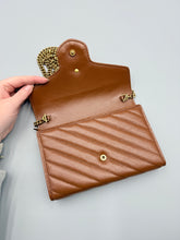 Load image into Gallery viewer, Gucci brown Marmont GG wallet on chain