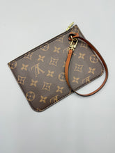 Load image into Gallery viewer, Louis Vuitton Looping Hobo Bag Reverse monogram with strap and pouch