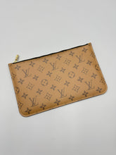 Load image into Gallery viewer, Louis Vuitton Reverse monogram Carryall pouch (no strap)