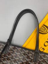 Load image into Gallery viewer, Goyard St. Louis PM black tote with pouch