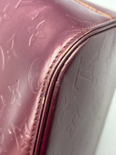 Load image into Gallery viewer, Louis Vuitton Amarante Vernis Stockton shoulder bag