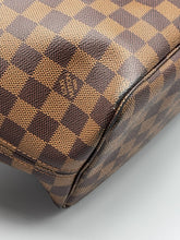 Load image into Gallery viewer, Louis Vuitton Neverfull MM ebene with pouch