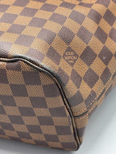 Load image into Gallery viewer, Louis Vuitton Neverfull MM ebene with pouch