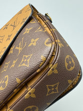 Load image into Gallery viewer, Louis Vuitton Reverse Pochette Metis Monogram with strap