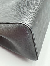 Load image into Gallery viewer, Louis Vuitton Marelle mm tote with strap