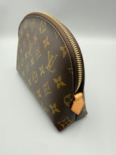 Load image into Gallery viewer, Louis Vuitton Cosmetic Pouch MM monogram