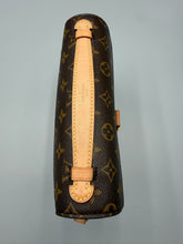 Load image into Gallery viewer, Louis Vuitton Pochette Metis monogram with strap