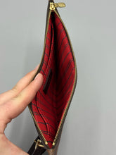 Load image into Gallery viewer, Louis Vuitton Neverfull MM ebene with pouch