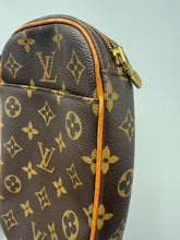 Load image into Gallery viewer, Louis Vuitton Gange sling bag Monogram